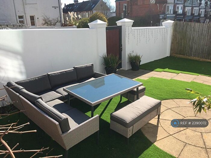 1 Bedroom Flat To Rent In Hove Park Villas Private Garden, Hove, BN3