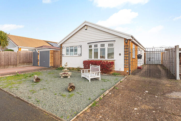 2 Bedroom Bungalow For Sale In Chanctonbury Chase, Seasalter, Whitstable, CT5