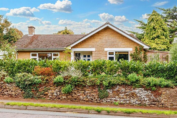 3 Bedroom Bungalow For Sale In Swalcliffe, Nr Banbury, Oxfordshire, OX15