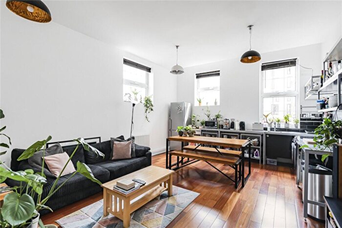 2 Bedroom Apartment For Sale In The Courtyard, Alexander Studios, Haydon Way, London, SW11