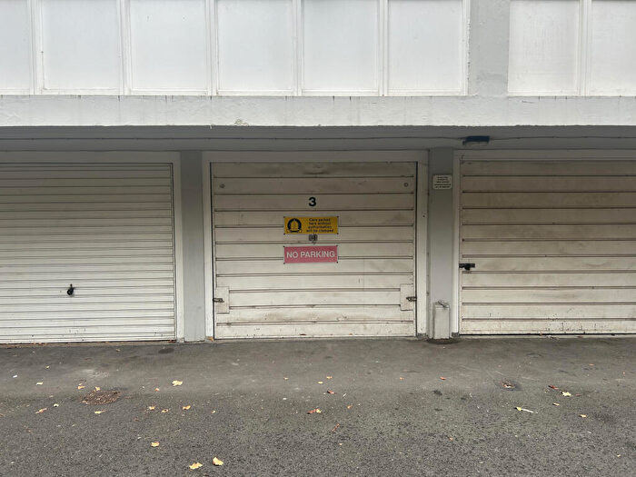 Garage / Parking For Sale In Garage, Dryden Court Renfrew Road, Kennington, London, SE11