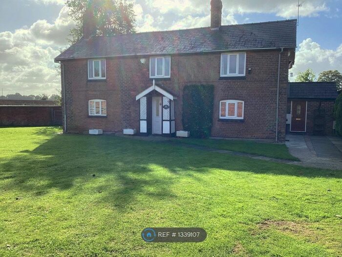 4 Bedroom Detached House To Rent In Macclesfield Road, Holmes Chapel, Crewe, CW4