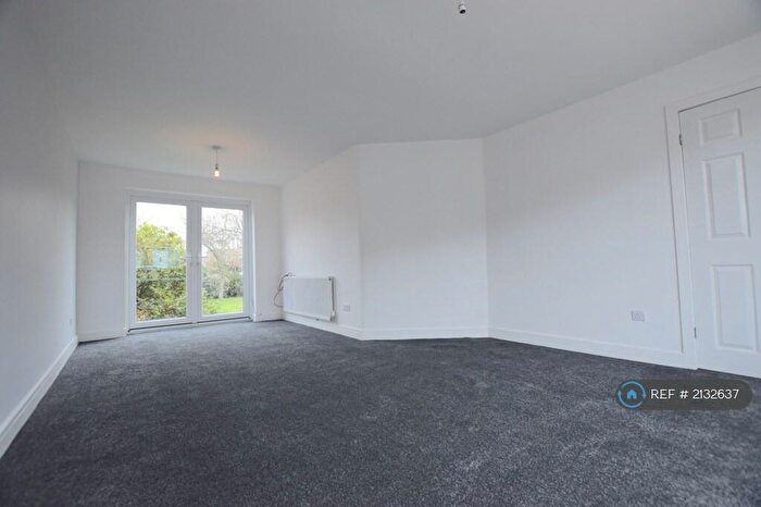 3 Bedroom Semi-Detached House To Rent In Meredith Crescent, Doncaster, DN4