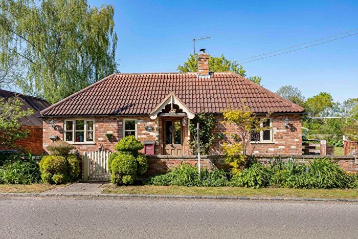 2 Bedroom Cottage For Sale In Standish Lane, Moreton Valence, Gloucester, GL2