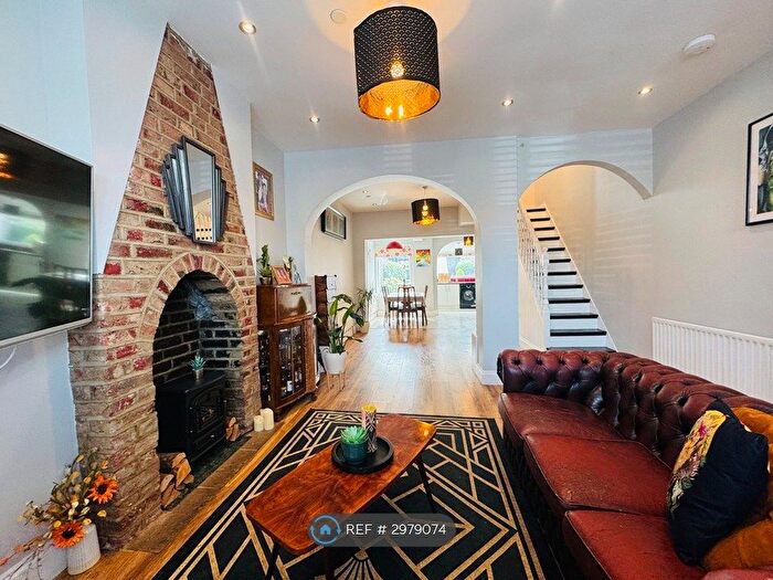 3 Bedroom End Of Terrace House To Rent In Wiltshire Road, Thornton Heath, CR7