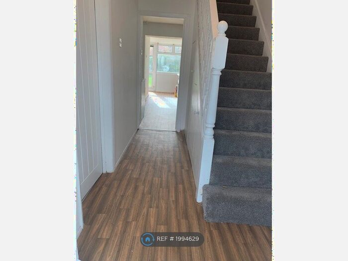 4 Bedroom Terraced House To Rent In Mungopark Road, Elmpark Romford, RM13