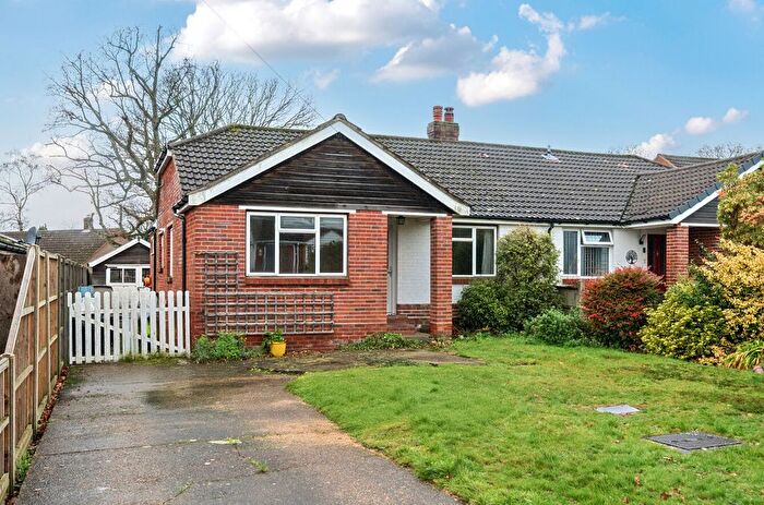 3 Bedroom Bungalow For Sale In Cumber Road, Locks Heath, Hampshire, SO31