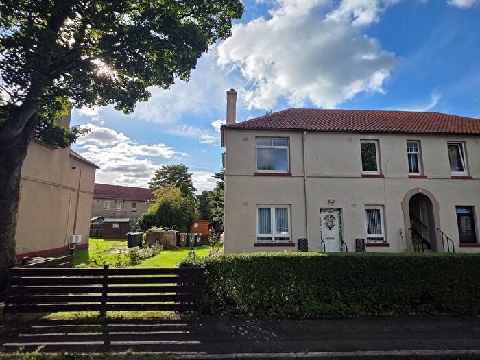2 Bedroom Flat To Rent In Saughton Gardens, Edinburgh, EH12