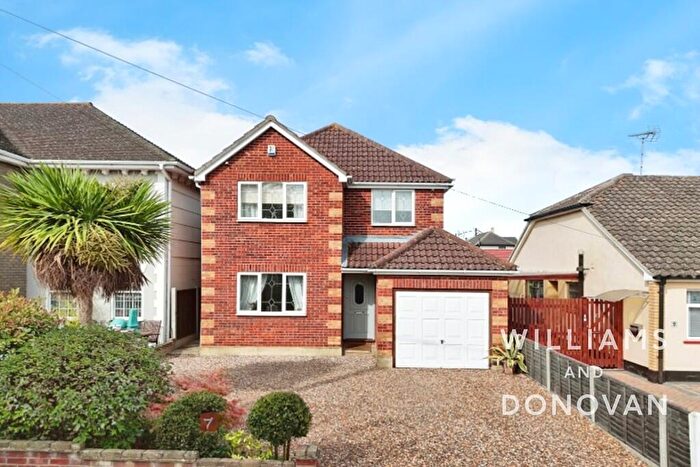 3 Bedroom Detached House For Sale In Bartley Road, Benfleet, SS7
