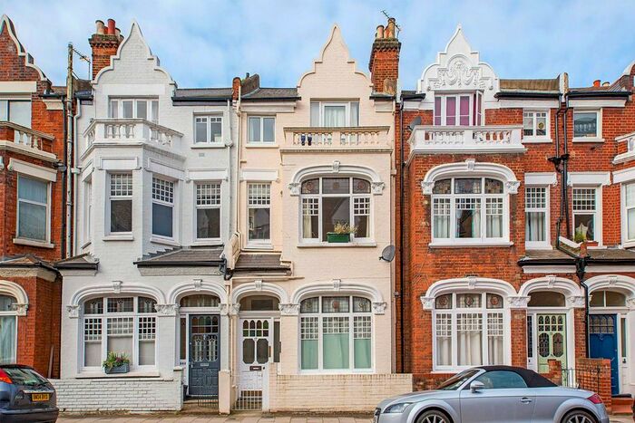 1 Bedroom Flat To Rent In Marjorie Grove, Clapham Junction, London, SW11