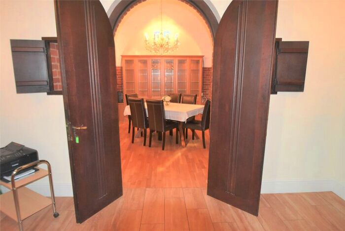 1 Bedroom Apartment To Rent In Hatch Lane, Windsor, Berkshire, SL4