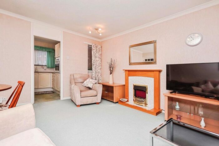 1 Bedroom Flat For Sale In Welshmans Hill, Sutton Coldfield, Birmingham, B73