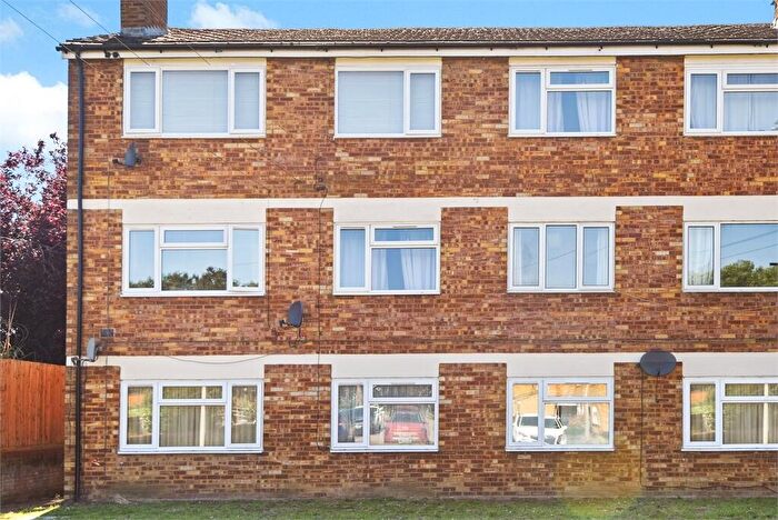 2 Bedroom Flat For Sale In Sharp's Close, Waddesdon, Buckinghamshire., HP18