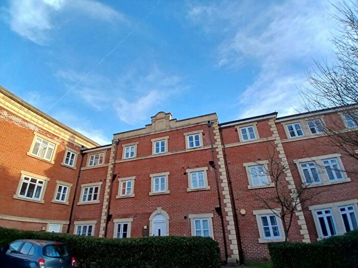 2 Bedroom Flat To Rent In Talfourd Way, Redhill, RH1