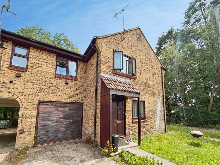 1 Bedroom End Of Terrace House For Sale In Hythe Close, Forest Park, Bracknell, RG12
