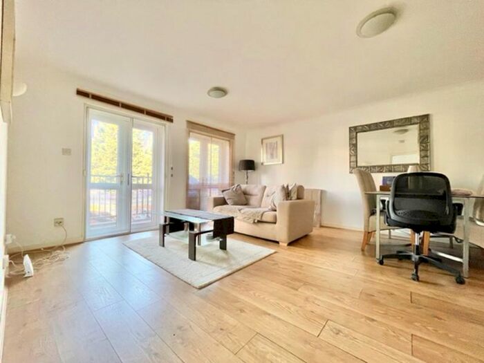 1 Bedroom Flat To Rent In Fletcher Street, London, E1