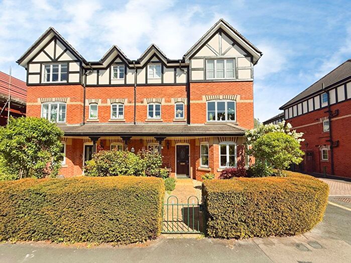 2 Bedroom Flat For Sale In Tudor Court, Bramhall, SK7