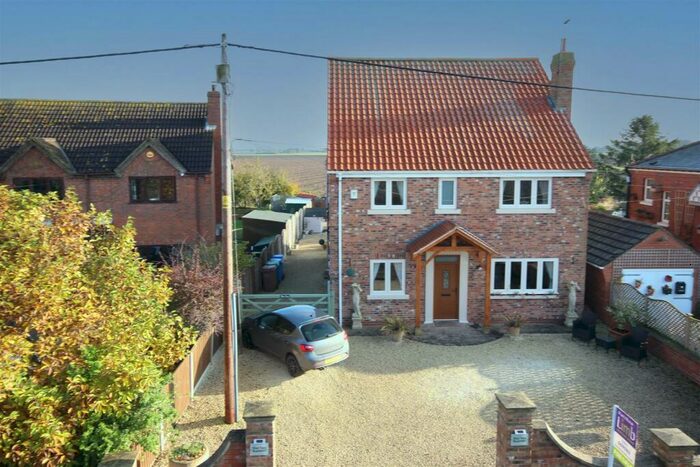 4 Bedroom Detached House For Sale In Sparrowcroft Lane, Blacktoft, DN14