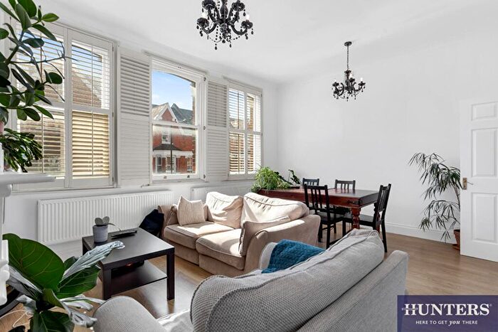 3 Bedroom Triplex For Sale In Mill Lane, West Hampstead, London, NW6