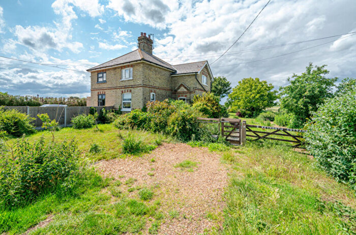3 Bedroom Semi-Detached House For Sale In Benwick Cambridgeshire, PE15
