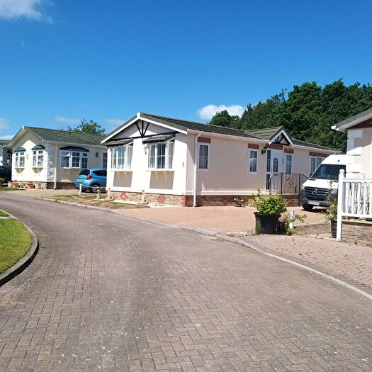 2 Bedroom Park Home For Sale In Ross-on-Wye, Herefordshire, HR9