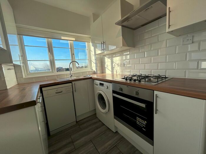 2 Bedroom Flat To Rent In Great West Road, Osterley, Isleworth, TW7