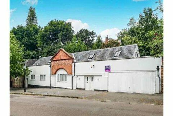 6 Bedroom Semi-Detached House To Rent In Lenton Road, Nottingham, Nottinghamshire, NG7