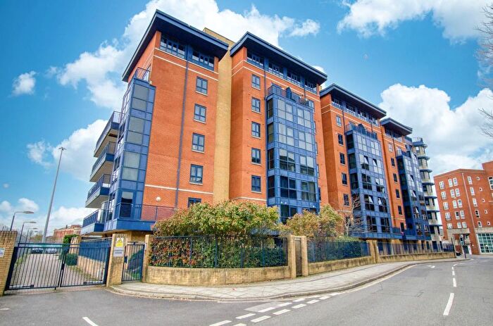 2 Bedroom Flat For Sale In Charter House, Ocean Village, Southampton, SO14