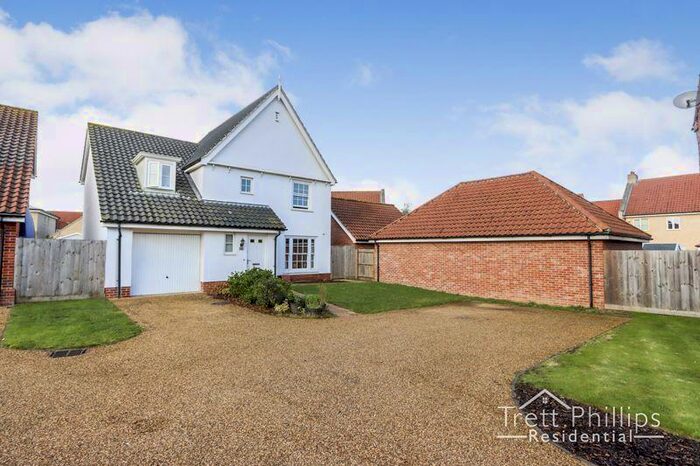 4 Bedroom Detached House For Sale In Bircham Close, Wroxham, NR12