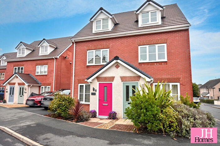 4 Bedroom Town House For Sale In Stackwood Avenue, Barrow-in-Furness, Cumbria, LA13