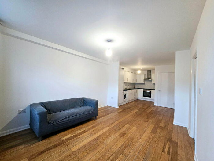 1 Bedroom Flat To Rent In Camberwell Road, Camberwell, SE5