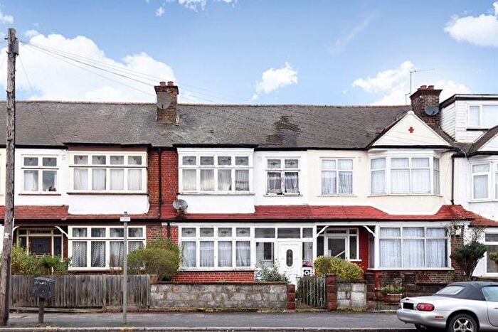 5 Bedroom Semi-Detached House To Rent In Streatham Road, London, SW16