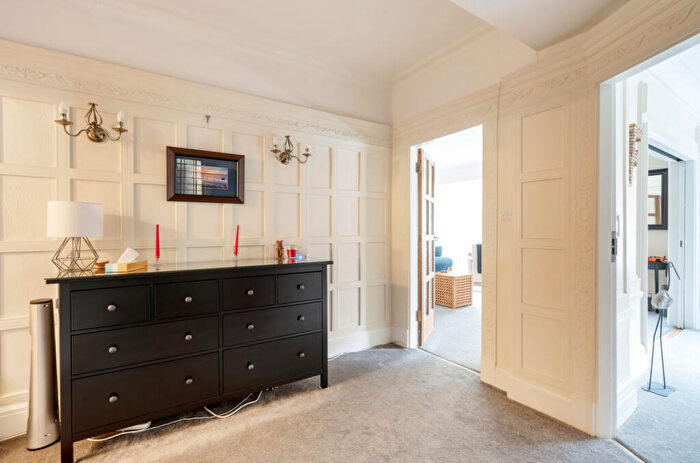 5 Bedroom Apartment To Rent In Eton Avenue, Belsize Park, London, NW3