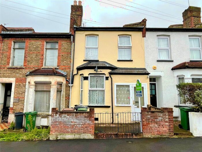 3 Bedroom Terraced House To Rent In King Edward Road, Walthamstow, London, E17
