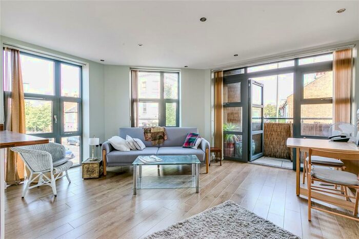 2 Bedroom Apartment To Rent In Oldridge Road, London, SW12