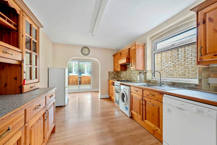 4 Bedroom Property To Rent In Strathearn Road, London, SW19