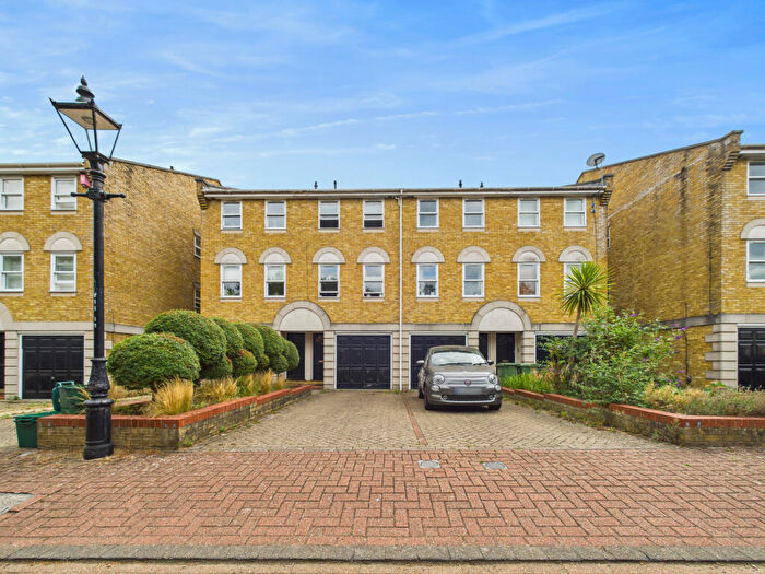 1 Bedroom Terraced House To Rent In Vicarage Drive, Beckenham, Kent, BR3