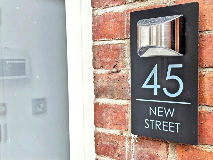 2 Bedroom Flat To Rent In New Street, Weymouth, DT4