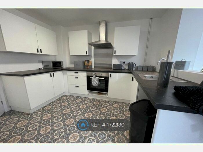 6 Bedroom Terraced House To Rent In Clifford Avenue, Beeston, Nottingham, NG9