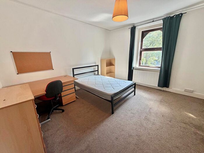 1 Bedroom Flat To Rent In Forest Road West, Nottingham, NG7