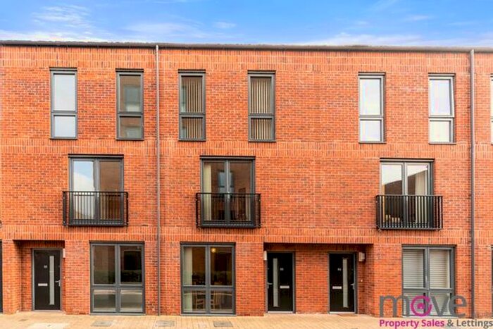 3 Bedroom Property To Rent In Friars Orchard, Gloucester GL1