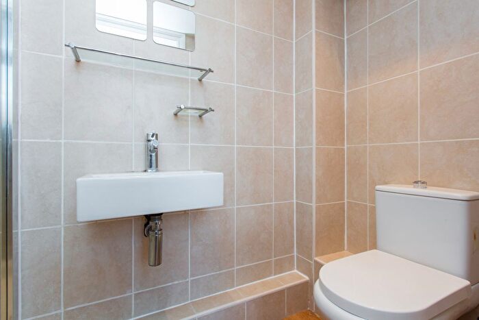 1 Bedroom Flat To Rent In Wandsworth Rd, SW8