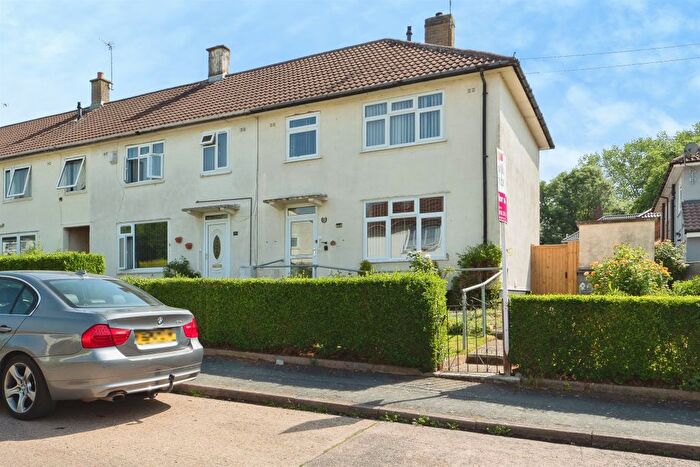 3 Bedroom End Terrace House For Sale In Briarfield Drive, Leicester, LE5