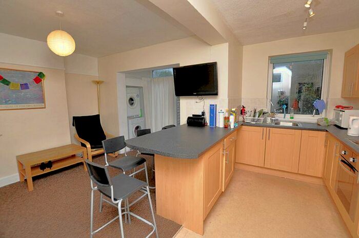 4 Bedroom Semi-Detached House To Rent In B, Mortimer Road, BS34