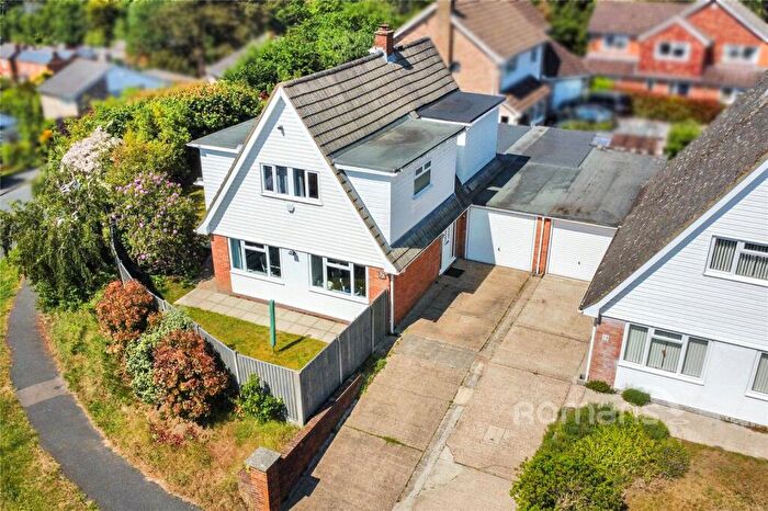 4 Bedroom Detached House For Sale In Mickle Hill, Sandhurst, Berkshire, GU47