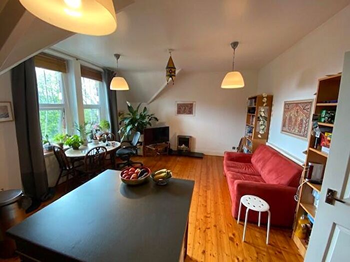 1 Bedroom Flat To Rent In Pen-y-Lan Road, Cardiff, CF23