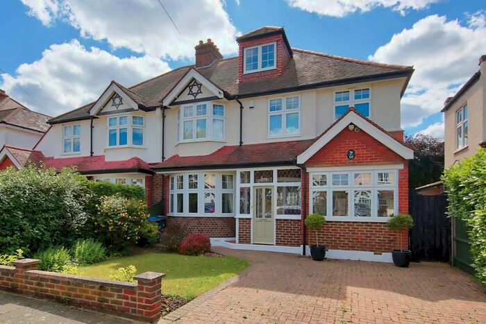5 Bedroom Semi-Detached House To Rent In Rosebery Avenue, New Malden, KT3