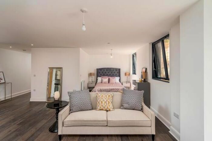 Studio To Rent In High Wycombe, Buckinghamshire, HP11