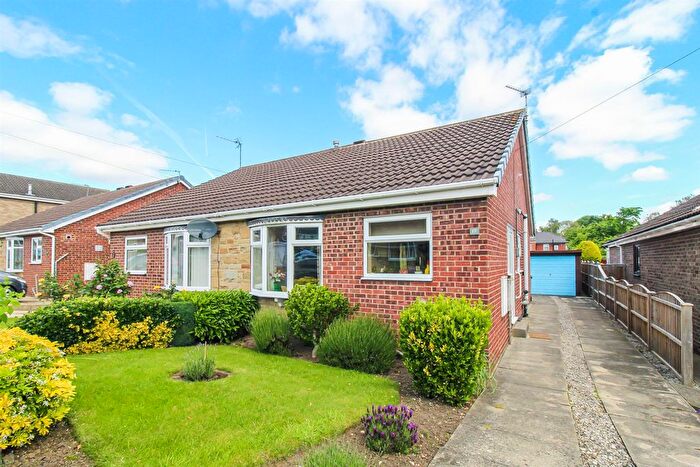 2 Bedroom Semi Detached Bungalow For Sale In Garden Close, Ossett, WF5