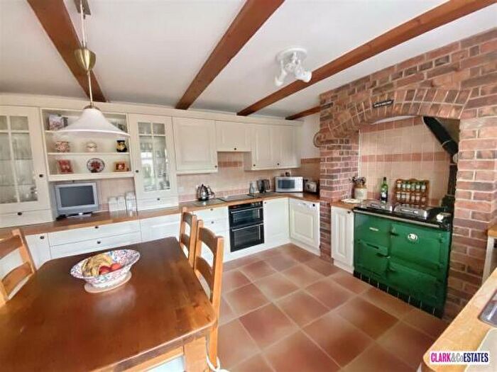 4 Bedroom Detached House For Sale In Sheirs Orchard, Yettington, Budleigh Salterton, EX9